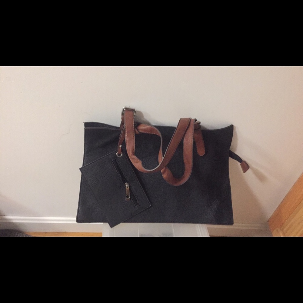 Boutique Black and Tan flat bag